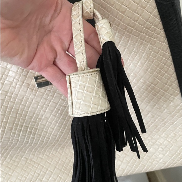 Claudia Firenze embossed leather Italian tote bag crossbody - Picture 2 of 7